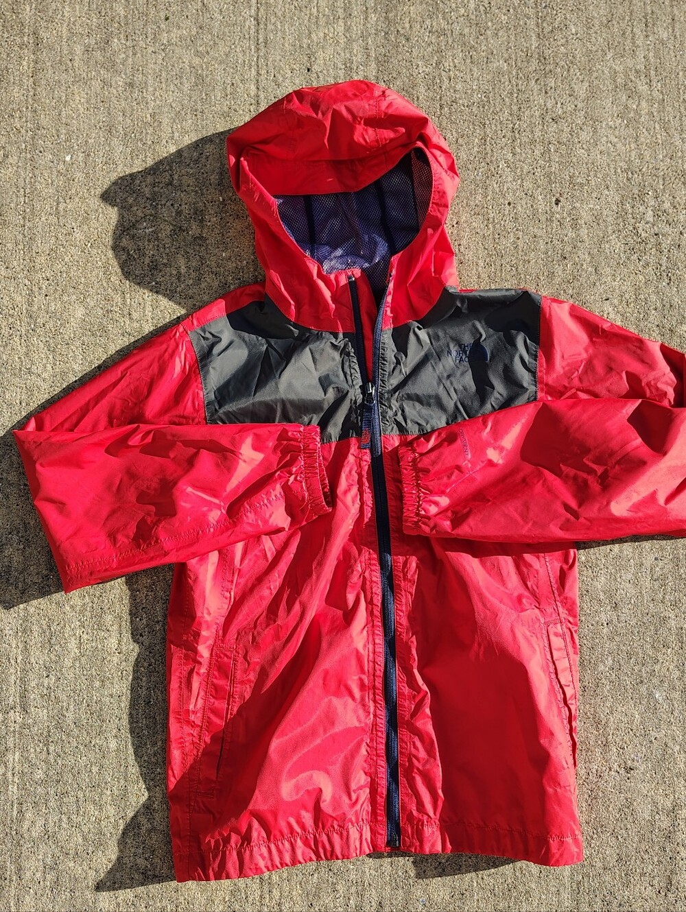 The North Face Boys Large DryVent Hooded Rain Jacket Red Black Youth 14/16